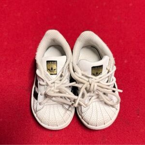 adidas Kids White & Black Shell-Toe Sneakers with Gold Logo